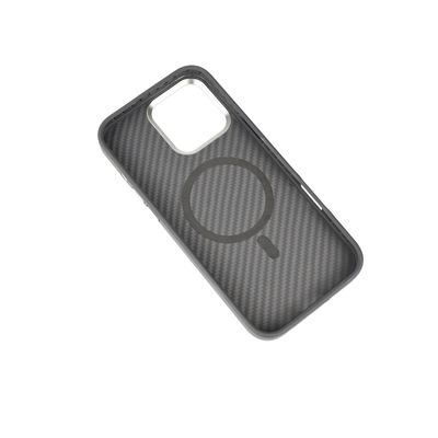 غلاف هاتف رقيق من ألياف الأراميد المغناطيسية بقيمة 0.8 ملم و 16 غرام لجهاز آيفون 16 برو مع حقن جانبي وغطاء كامل
