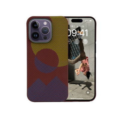 جراب هاتف من ألياف الكربون والأراميد بنمط فاخر مخصص لهاتف iPhone 16 Pro Max بسماكة 0.8 مم ووزن 16 جرام