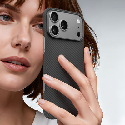 غطاء محمول مخصص من أراميد ألياف الكربون مع إطار معدني لـ iPhone 17 Pro Max