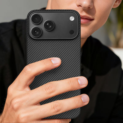 غطاء محمول مخصص من أراميد ألياف الكربون مع إطار معدني لـ iPhone 17 Pro Max